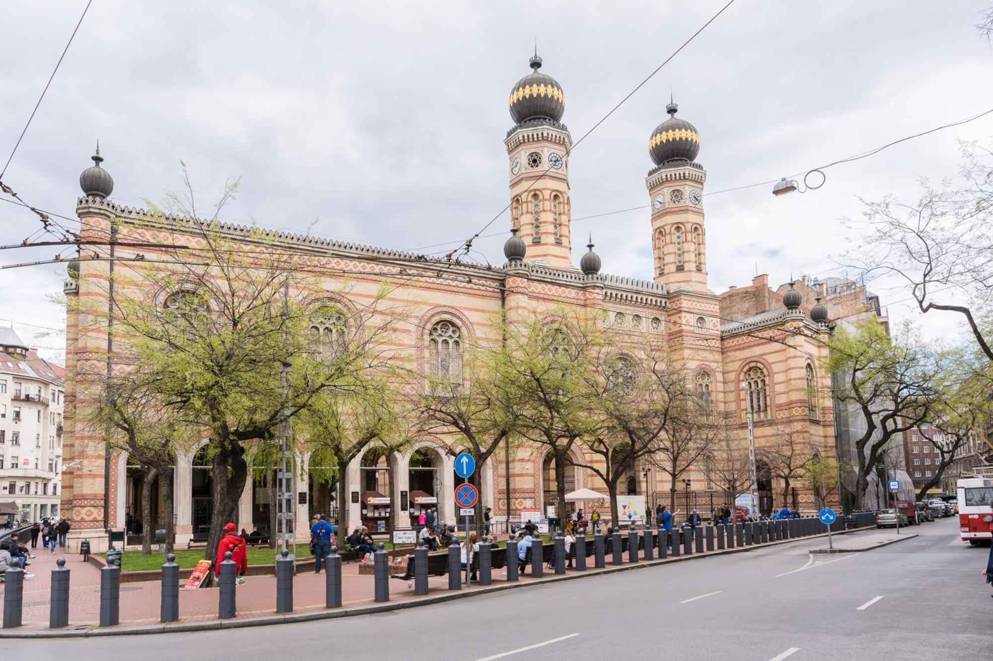 Bourgeois Elegance In The Heart Of Budapest Exterior photo