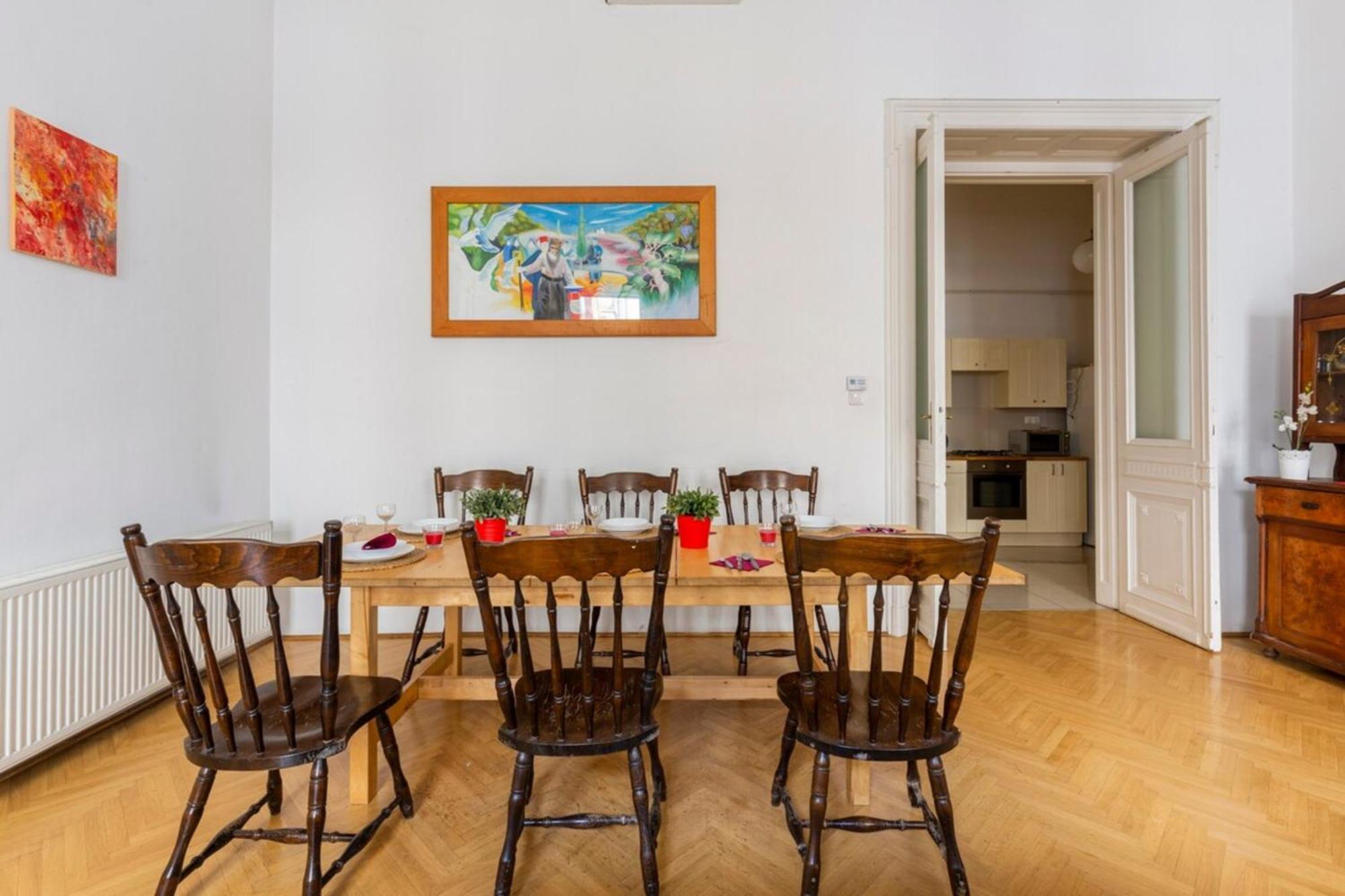 Bourgeois Elegance In The Heart Of Budapest Exterior photo
